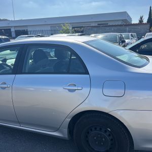 Toyota Corolla LE - 6