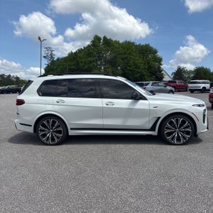 BMW X7 M60I - 10