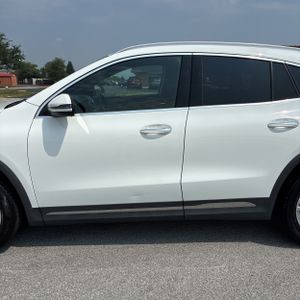 صورة 4 لـ 2021 Mercedes-BENZ GLA