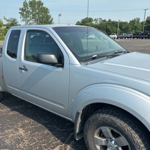 2012 Nissan FRONTIER SV — миниатюра 13