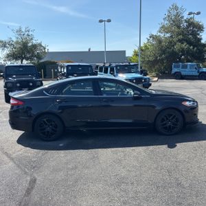 FORD FUSION SE - 10