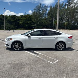 صورة 3 لـ 2017 FORD FUSION HYBRID SE