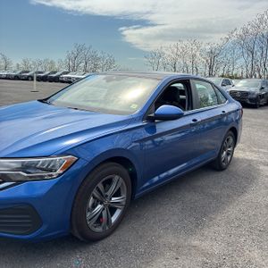 VOLKSWAGEN JETTA SE - 2