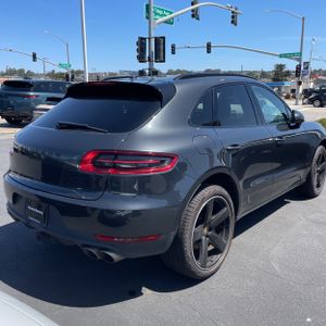 PORSCHE MACAN S - 8