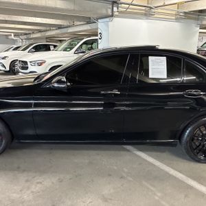 صورة 4 لـ 2016 Mercedes-BENZ C 300