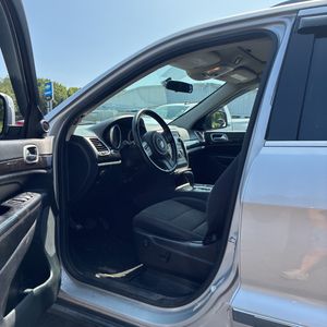 صورة مصغرة 32 لـ 2011 JEEP GRAND CHEROKEE LAREDO