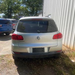 VOLKSWAGEN TIGUAN 2.0T S - 7