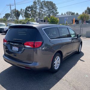 CHRYSLER PACIFICA TOURING - 8