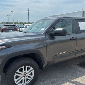 2025 Toyota TUNDRA SR5 — фото 2