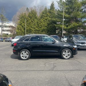 Audi Q3 2.0T Premium Plus - 10