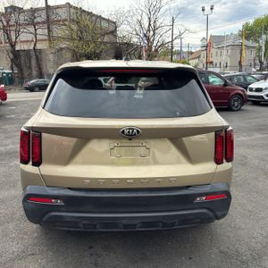 KIA SORENTO LX - 7