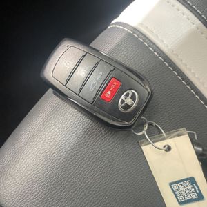 2025 Toyota CAMRY SE thumbnail 52