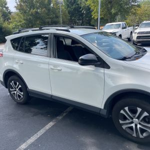 2017 Toyota RAV4 LE 缩略图 11
