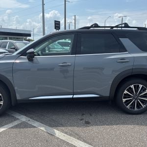 2026 Nissan PATHFINDER PLATINUM — фото 4