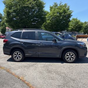 صورة 10 لـ 2019 Subaru FORESTER PREMIUM
