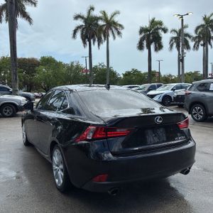 LEXUS IS 200T BASE - 5