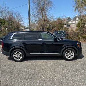 KIA TELLURIDE LX - 10