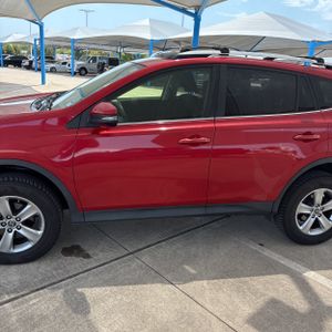 صورة 4 لـ 2014 Toyota RAV4 XLE