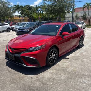2022 Toyota CAMRY SE photo 1