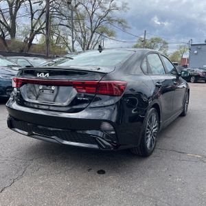 KIA FORTE GT-LINE - 8