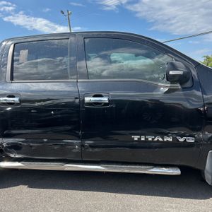 Nissan Titan SV - 10