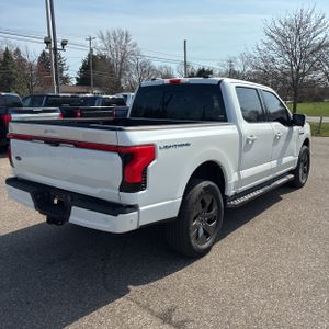 FORD F150 LIGHTNING LARIAT - 8