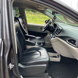 2021 Chrysler VOYAGER LXI 缩略图 32