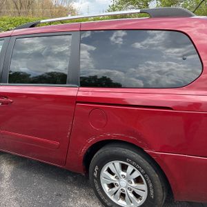 KIA SEDONA LX - 6