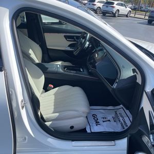 صورة مصغرة 32 لـ 2024 Mercedes-BENZ E 350