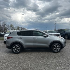 KIA SPORTAGE LX - 10