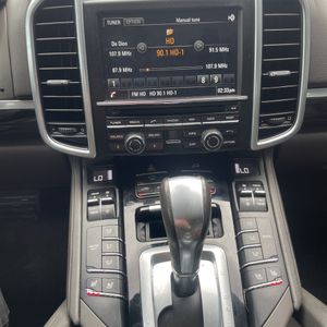 2016 Porsche CAYENNE BASE thumbnail 37