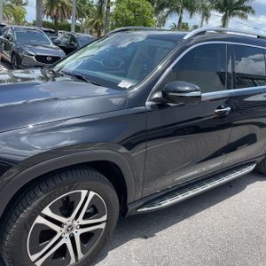 2021 Mercedes-BENZ GLS photo 2