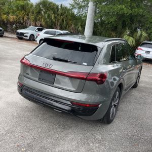 AUDI Q8 E-TRON QUATTRO PREMIUM - 8