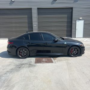 صورة 10 لـ 2021 ALFA Romeo GIULIA QUADRIFOGLIO RWD