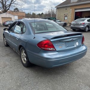 FORD TAURUS SE - 5
