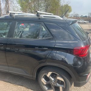 HYUNDAI VENUE SEL - 6