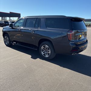 CHEVROLET SUBURBAN - 5