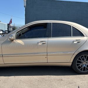 2002 Mercedes-BENZ C-CLASS photo 3