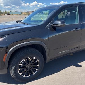 2025 Chevrolet TRAVERSE Z71 照片 2