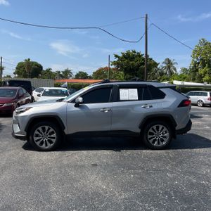 صورة 3 لـ 2024 Toyota RAV4 XLE PREMIUM