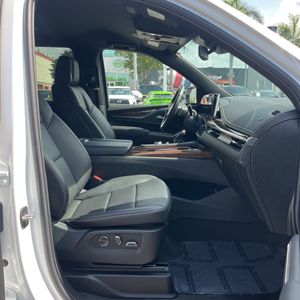 2024 Cadillac ESCALADE ESV LUXURY thumbnail 33