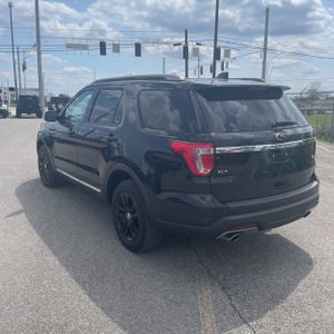 FORD EXPLORER XLT - 5