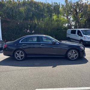 MERCEDES-BENZ E-CLASS - 10