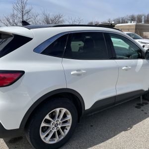 FORD ESCAPE SE - 9