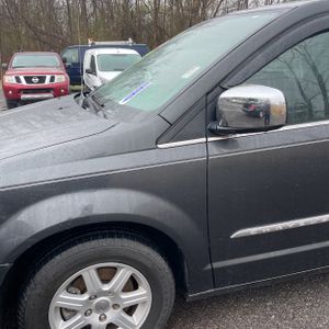 CHRYSLER TOWN & COUNTRY TOURING - 2