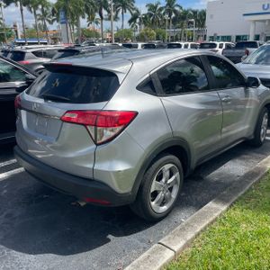 صورة 8 لـ 2022 Honda HR-V LX