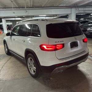 MERCEDES-BENZ GLB - 5