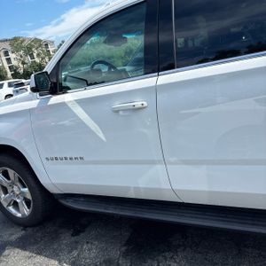 2020 Chevrolet SUBURBAN LT photo 3