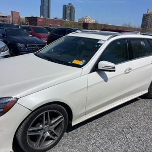 MERCEDES-BENZ E-CLASS - 2