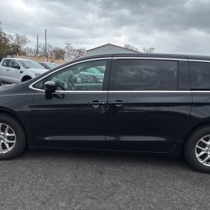 CHRYSLER VOYAGER LX - 4